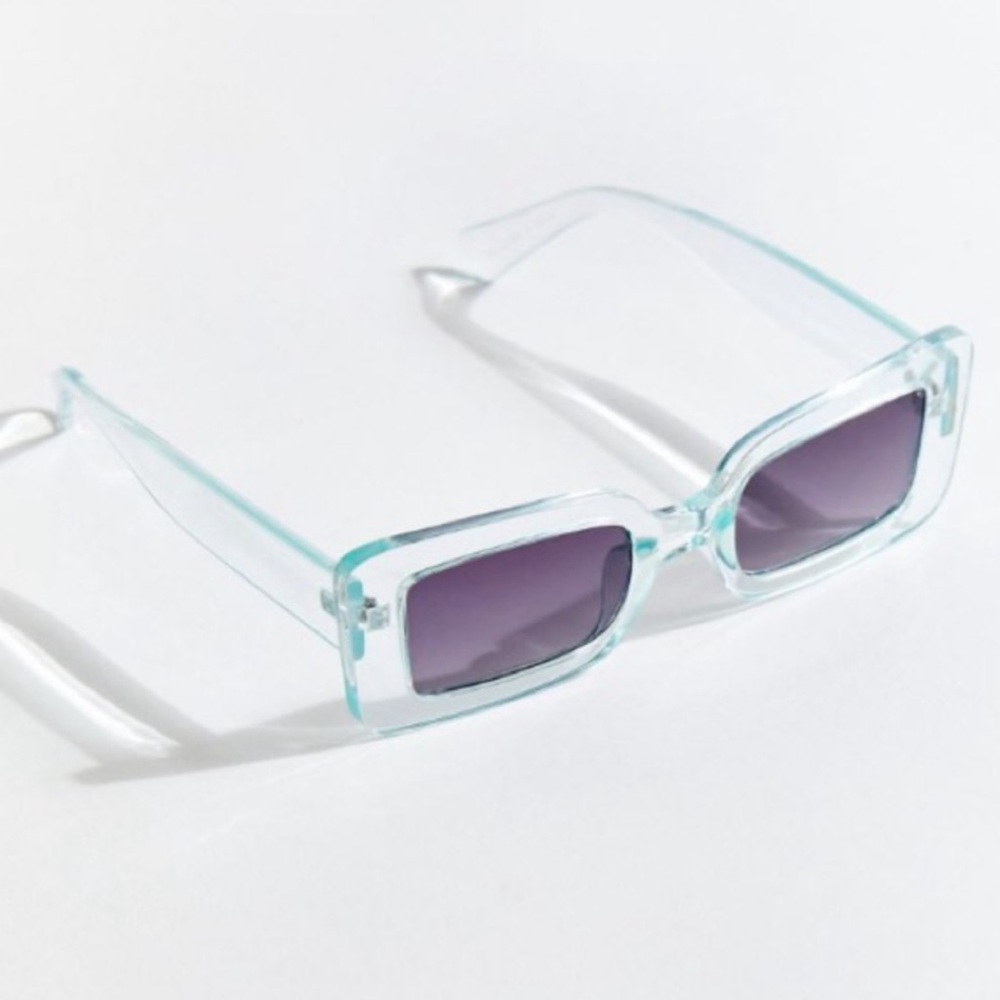 UO Transparent Chunky Rectangular Sunglasses